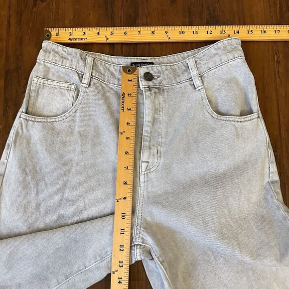 FRANK AND OAK The Linda Balloon Fit High Rise Jeans in Grey - Picture 13 of 14